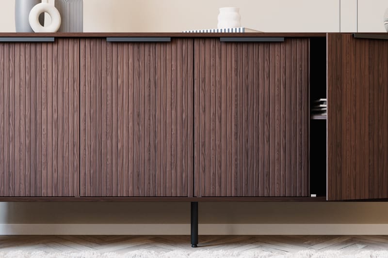 Kopparbo Sideboard med Oppbevaring Ribbet - Mørk brun / Valnøtt / Tre - Oppbevaring - Oppbevaringsmøbler - Sideboard & skjenker