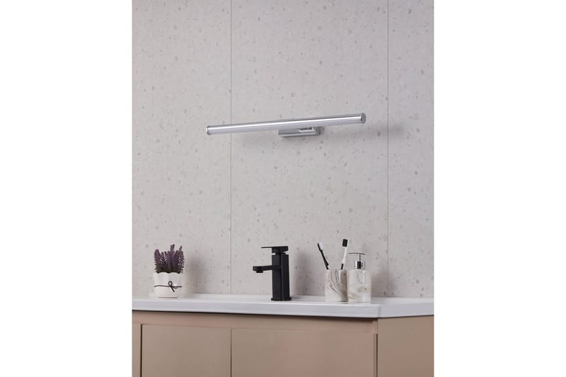 Vegglampe Eglo Vadumi 600 mm - Hvit/Krom - Belysning - Baderomsbelysning