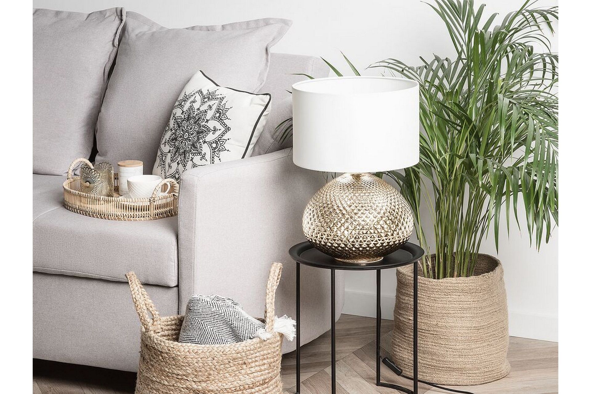 Madon Bordlampe 32 cm - Gull