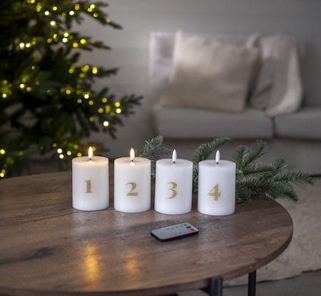 Flamme Advent LED-kubbelys 4-pakning 7,5 cm - hvit med gullsifre - Belysning - Innendørsbelysning & Lamper - Dekorasjonsbelysning