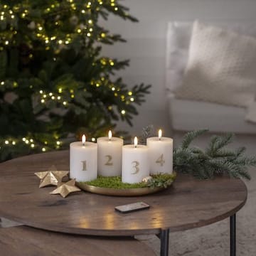 Flamme Advent LED-kubbelys 4-pakning 7,5 cm - hvit med gullsifre - Belysning - Innendørsbelysning & Lamper - Dekorasjonsbelysning