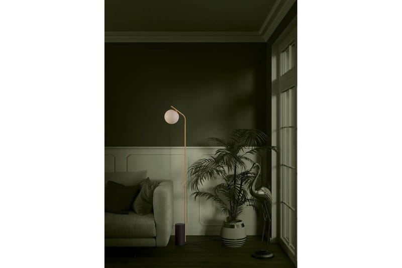 Gulvlampe Eglo Betulia Svart/Messing Opalhvit - Belysning - Innendørsbelysning & Lamper - Soveromslampe