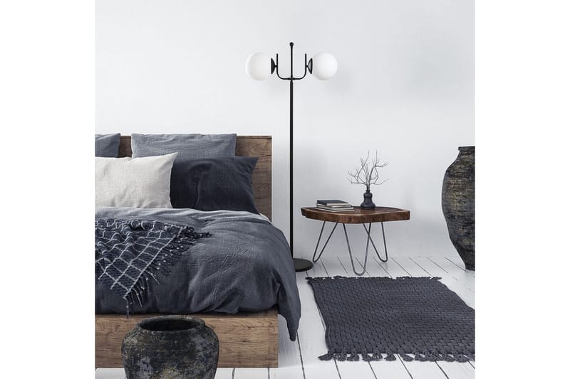 Gulvlampe Gevir Svart - Svart - Belysning - Innendørsbelysning & Lamper - Soveromslampe