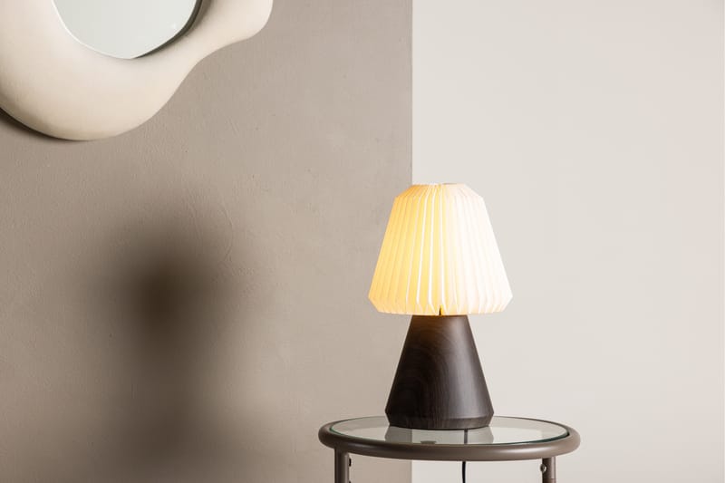 Fjellene Bordlampe 33 cm Brun - VIND - Vinduslampe på fot - Soveromslampe - Nattlampe bord - Vinduslampe - Bordlampe - Stuelampe