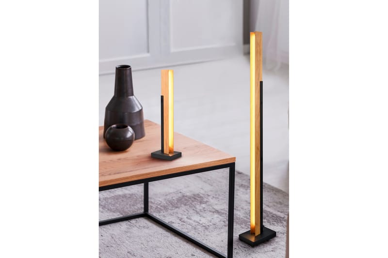 Kerala LED-Gulvlampe Mattsvart/Tre - Belysning - Innendørsbelysning & Lamper - Stuelampe