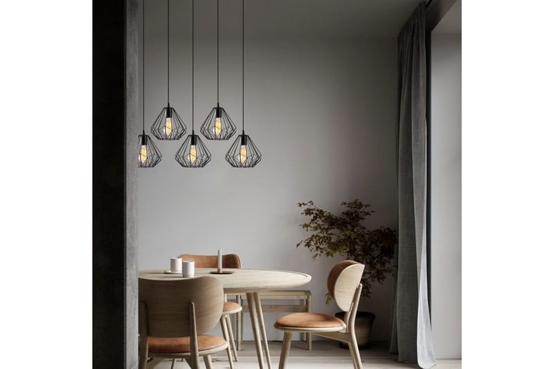 Lysekrone Almasi Five Svart - Svart - Belysning - Innendørsbelysning & Lamper - Taklampe - Pendellamper & Hengelamper