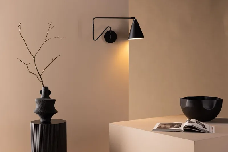 Amicola vegglampe 24 cm, Svart