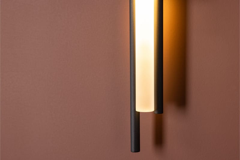 Eimi Veggplafond 8 cm - Svart - Soveromslampe - Vegglampe - Veggplafond