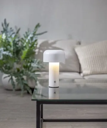 Bobby bordlampe 12,5 cm - hvit - Belysning - Innendørsbelysning & Lamper - Vinduslampe - Vinduslampe på fot