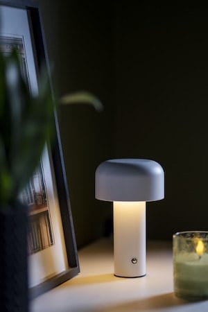 Bobby bordlampe 12,5 cm - hvit - Belysning - Innendørsbelysning & Lamper - Vinduslampe - Vinduslampe på fot