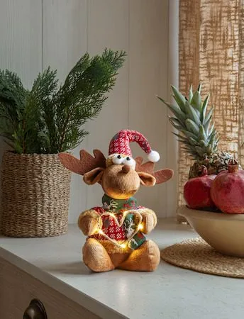 Joylight dekorasjonsfigur 12 cm - brun med røde, grønne og hvite detaljer - Belysning - Julebelysning - Øvrig julebelysning