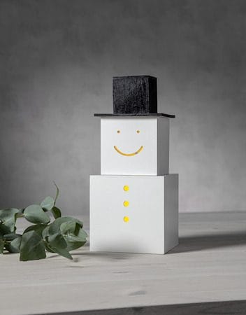 SNOWMAN innendørsdekorasjon 29,5 cm - hvit - Belysning - Julebelysning - Øvrig julebelysning