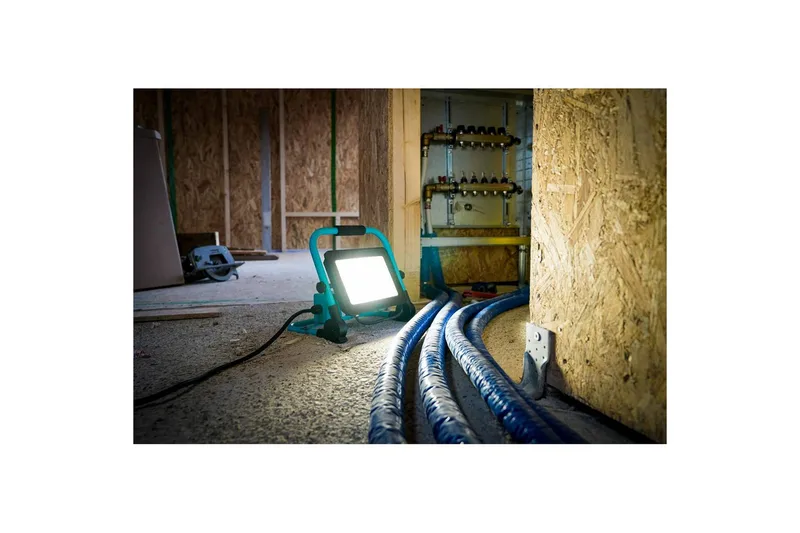 Arbeidsbelysning Eglo LED-gulvstrålekaster 100W - Belysning - Innendørsbelysning & Lamper - Bordlampe - Skrivebordslampe