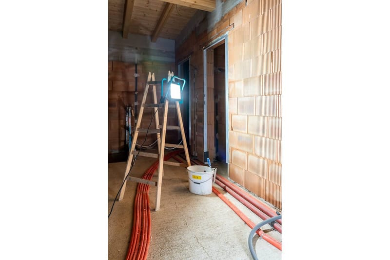 Arbeidsbelysning Eglo LED-gulvstrålekaster 200W - Belysning - Innendørsbelysning & Lamper - Bordlampe - Skrivebordslampe