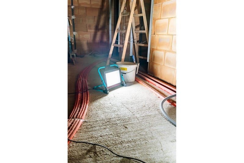 Arbeidsbelysning Eglo LED-gulvstrålekaster 200W - Belysning - Innendørsbelysning & Lamper - Bordlampe - Skrivebordslampe