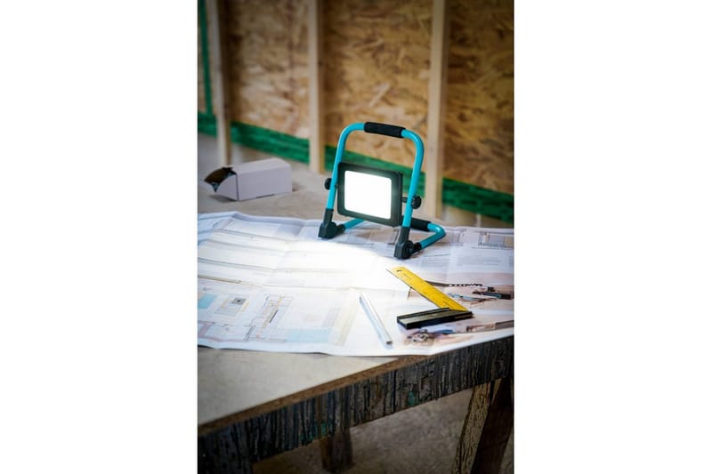 Arbeidsbelysning Eglo LED-gulvstrålekaster 52W - Belysning - Innendørsbelysning & Lamper - Bordlampe - Skrivebordslampe