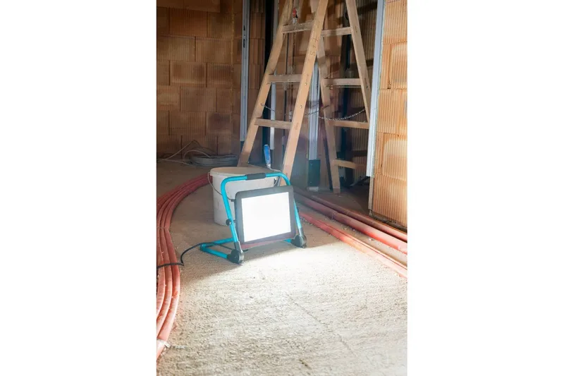 Arbeidsbelysning Eglo LED-Gulvstrålkaster 150W - Belysning - Innendørsbelysning & Lamper - Bordlampe - Skrivebordslampe