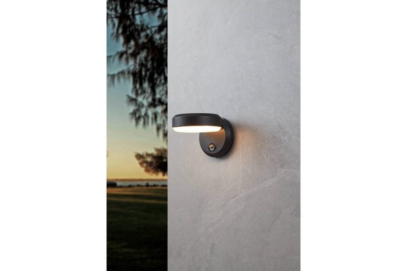 Vegglampe utendørsbelysning Eglo Fornaci med sensor - Hvit/Svart - Belysning - Utebelysning - Markbelysning - Hagespotlight