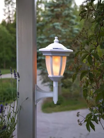 Flame solcellelampe 63 cm - hvit - Belysning - Utebelysning - Solcelle utelys & solcellelamper