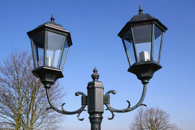 Hagelampe 2-armet 230 cm mørkegrønn/svart aluminum - Mørkegrønn - Belysning - Utebelysning - Markbelysning