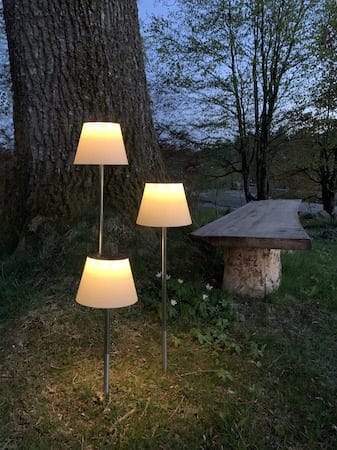 Solini solcellelampe 90 cm - hvit/sølv - Belysning - Utebelysning - Solcelle utelys & solcellelamper