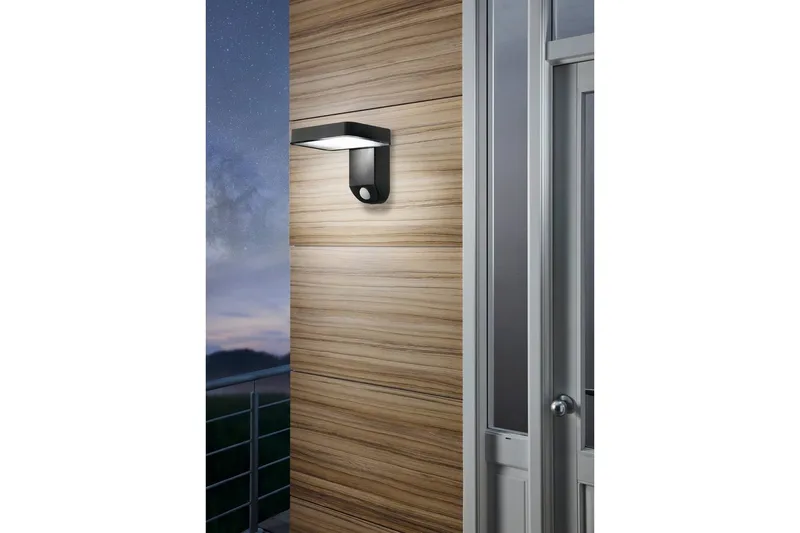 Vegglampe utendørsbelysning Eglo Pation med sensor - Svart - Belysning - Utebelysning - Solcelle utelys & solcellelamper