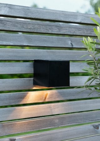 Wally Cube solcellevegglykt 10 cm - svart - Belysning - Utebelysning - Solcelle utelys & solcellelamper