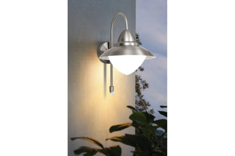 Vegglampe utendørsbelysning Eglo Sidney med sensor - Hvit - Hage - Utemiljø - Entré - Entrébelysning