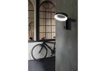 Vegglampe utendørsbelysning Eglo Pernate med sensor - Antracit/Hvit - Hage - Utemiljø - Entré - Entrébelysning