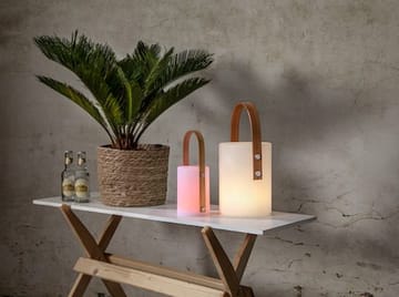 Lucie Lykt 19 cm - hvit med brunt håndtak - Hage - Utemiljø - Hagedekorasjon - Hagefigurer & hagepynt - Utelykt