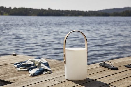 Lucie Lykt 19 cm - hvit med brunt håndtak - Hage - Utemiljø - Hagedekorasjon - Hagefigurer & hagepynt - Utelykt
