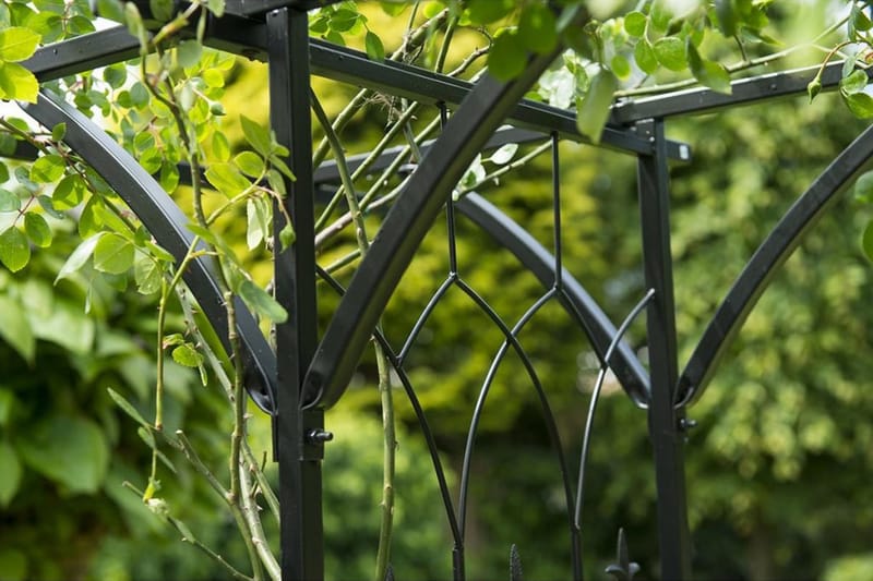 Nature Hagebue metall 114x66x232 cm svart - Hage - Utemiljø - Hagedekorasjon - Hagefigurer & hagepynt