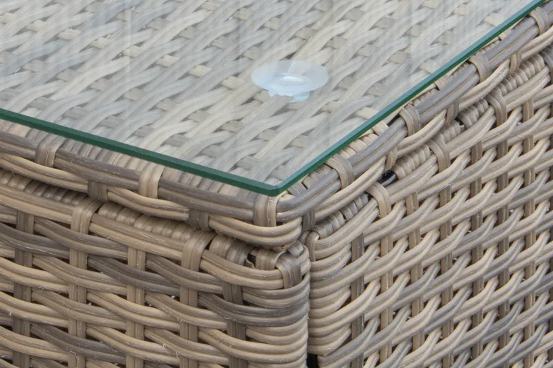 Dramilo loungegruppe i kunstrotting med bord og puter - Beige - Hage - Utemiljø - Veranda & terrasse - Verandamøbler