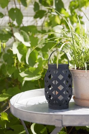 Flame Black lykt 15 cm - svart - Hage - Utemiljø - Veranda & terrasse - Verandabelysning