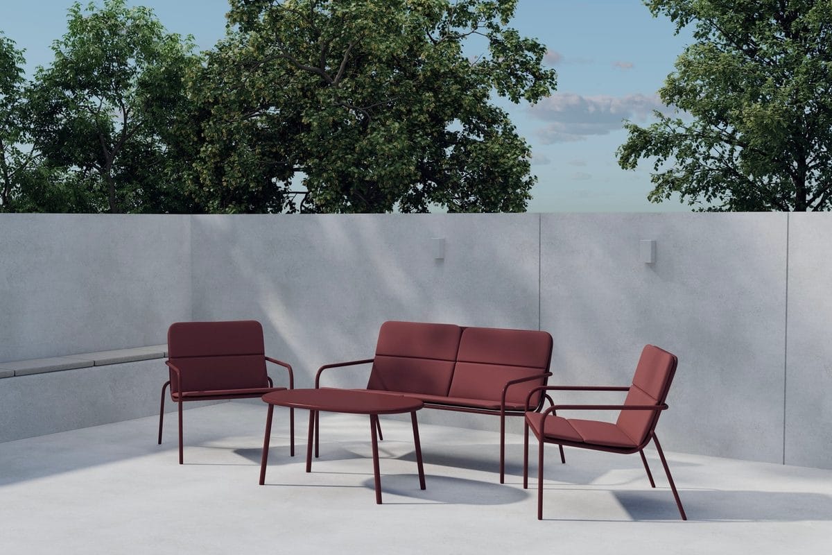 Fourni sofagruppe 2-seters sofa + 2 lenestoler med bord utendørs - Vinrød