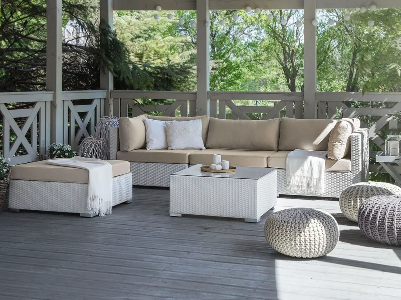 Hjørnesofa utendørs med bord 4-seter Sano høyrevendt modulær kunstrotting - Hvit/Beige - Hage - Utemiljø - Veranda & terrasse - Verandamøbler