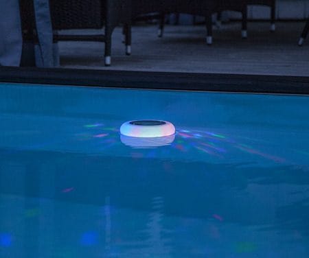 Pool light solcelledekorasjon 19 cm - hvit med flerfarget lys - Hage - Utemiljø - Veranda & terrasse - Verandabelysning