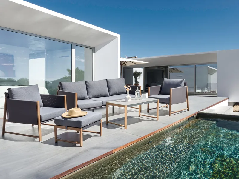 Sofagruppe utendørs med bord og fotskammel 5-seter Nola - Grå/Brun - Hage - Utemiljø - Veranda & terrasse - Verandamøbler