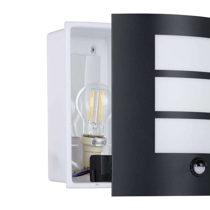 Utvendig vegglampe City med sensor - Sort - Hage - Utemiljø - Entré - Entrébelysning