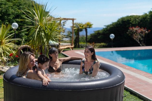 Spabad MSpa Rimba Urban for 6 personer - Hage - Utendørsbad - Spabad - Oppblåsbart spa