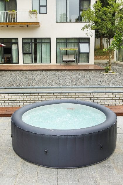 Spabad MSpa Rimba Urban for 6 personer - Hage - Utendørsbad - Spabad - Oppblåsbart spa