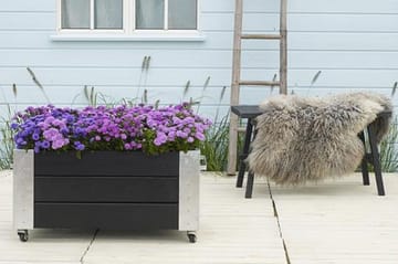 Cubic blomsterkasse 87x50x45 cm med stålhjørne og hjul - Hagemøbler - Øvrig utendørs - Tilbehør utendørs - Hagekrukker