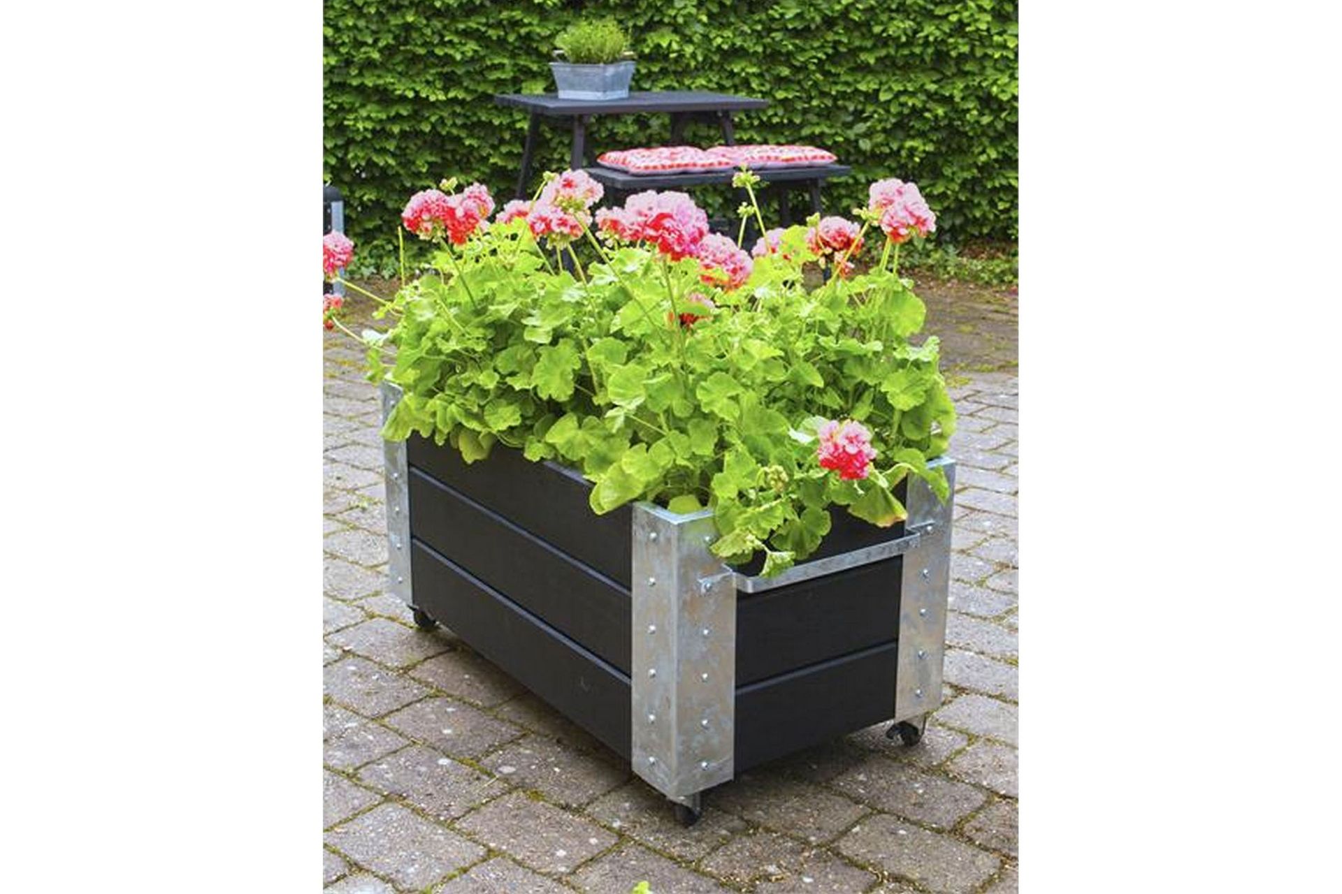 Cubic blomsterkasse 87x50x45 cm med stålhjørne og hjul - Hagemøbler - Øvrig utendørs - Tilbehør utendørs - Hagekrukker