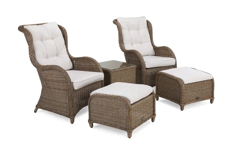 Marcus Cafésett med 2 Ørelapplenestoler m Fotskammel + Pute, Natur