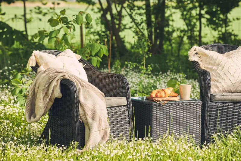 Marcus Cafésett med 2 Light Lenestoler m Pute - Svart - Hagemøbler - Balkong - Balkongmøbler - Balkonggrupper