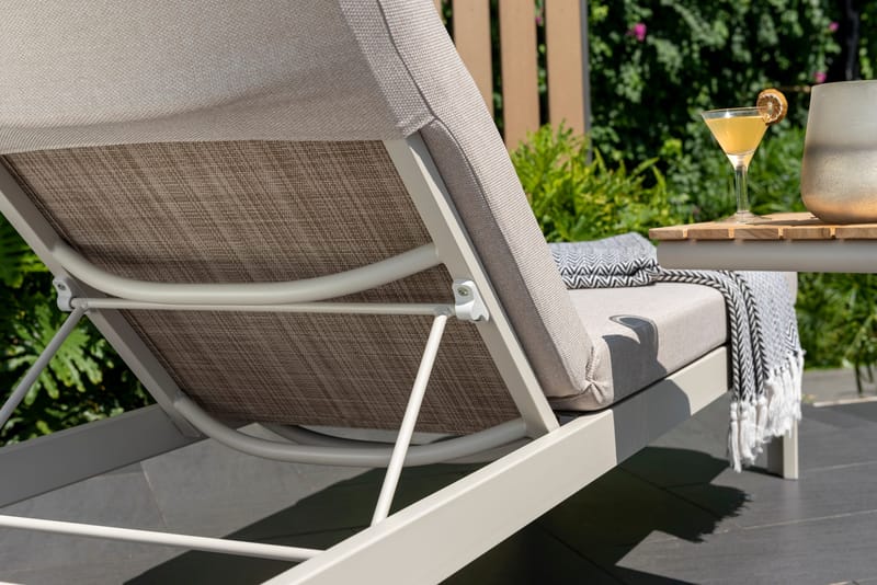 Portals Solseng + C-form sidebord - Beige/Tre - Hagemøbler - Stoler & Lenestoler - Solstoler