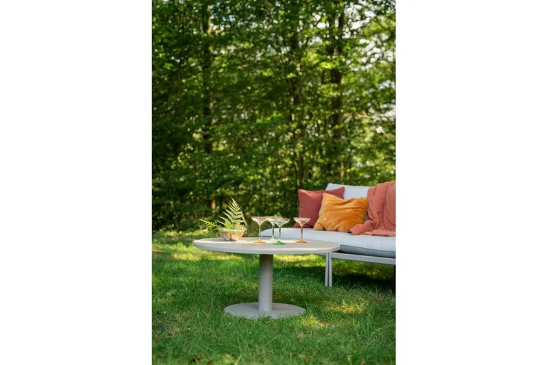 Sofabord Hillerstorp Näsby Ø80 cm Sand - Sand - Hagemøbler - Balkong - Balkongmøbler - Balkongbord