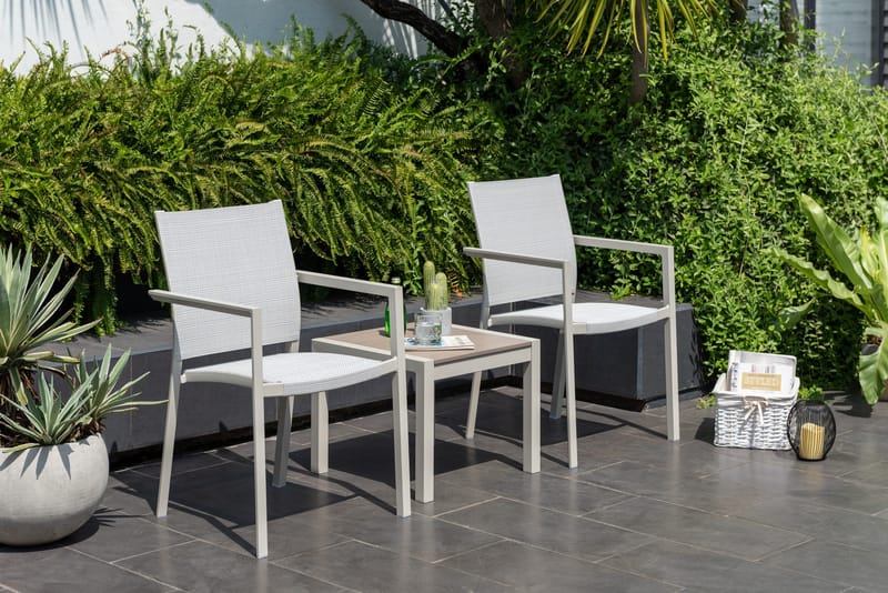 Urbanite Sett sidebord + 2 carverstoler - Lys Grå - Hagemøbler - Balkong - Balkongmøbler - Balkonggrupper