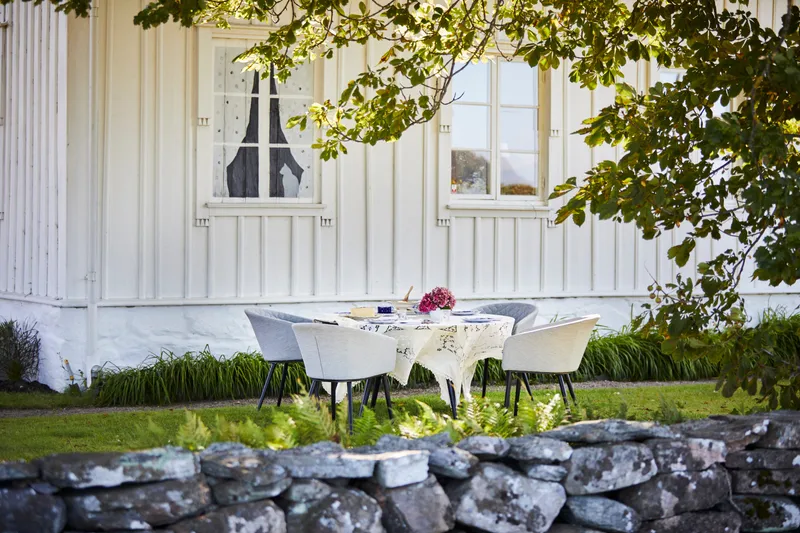 Hillerstorp Oxhult utebord Ø145 cm svart - Svart - Hagemøbler - Hagebord - Spisebord ute