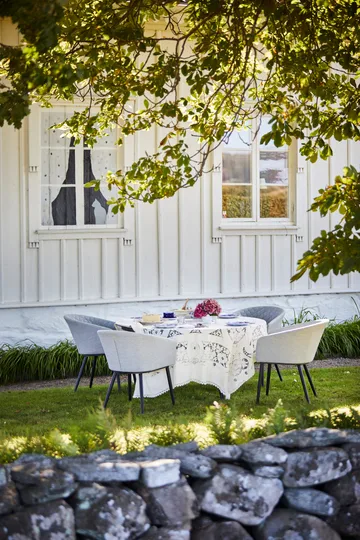 Hillerstorp Oxhult utebord Ø145 cm svart - Svart - Hagemøbler - Hagebord - Spisebord ute
